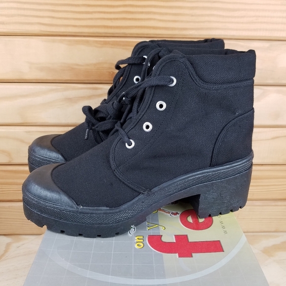 Black Canvas 8.5 US Combat Military Biker Moto Ankle Boots Heeled Lace up NEW - Picture 1 of 11